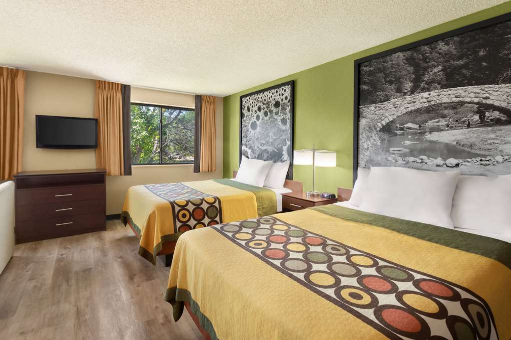 Super 8 by Wyndham Ankeny Des Moines Area - photo 24