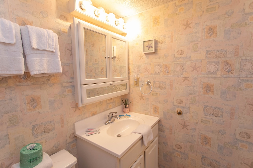 Royal Garden Resort 401 3 Bedroom Condo by Redawning - photo 24