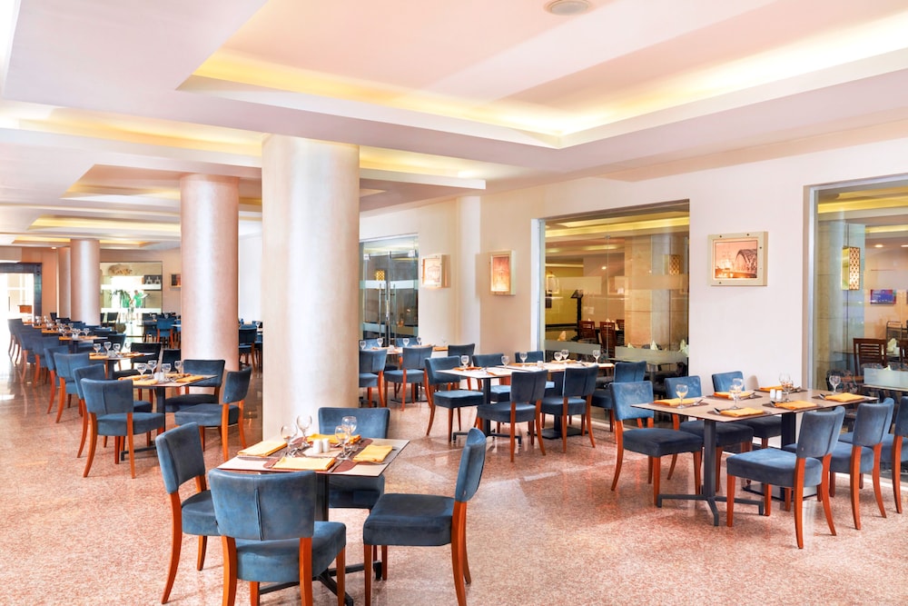 מזון ומשקאות