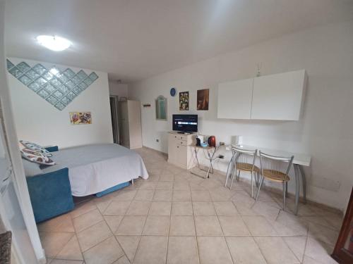 CASA MONELLA mono locale vista mare — 4-Star Luxury Hotel in Marinella, Italy