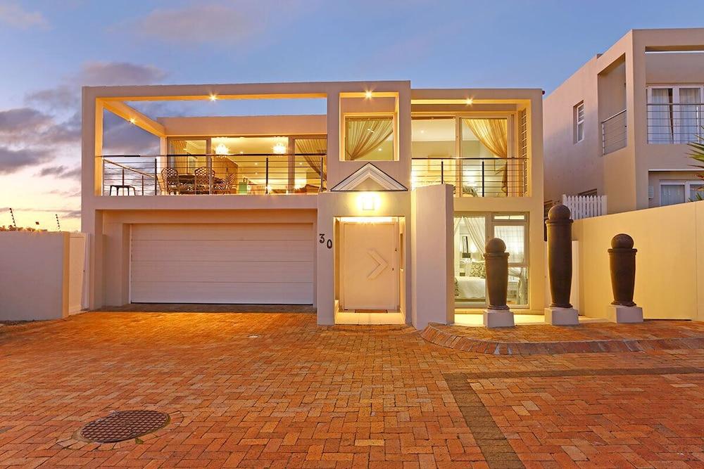 Bayview 30 — 4-Star Luxury Hotel in Cape Town, South Africa