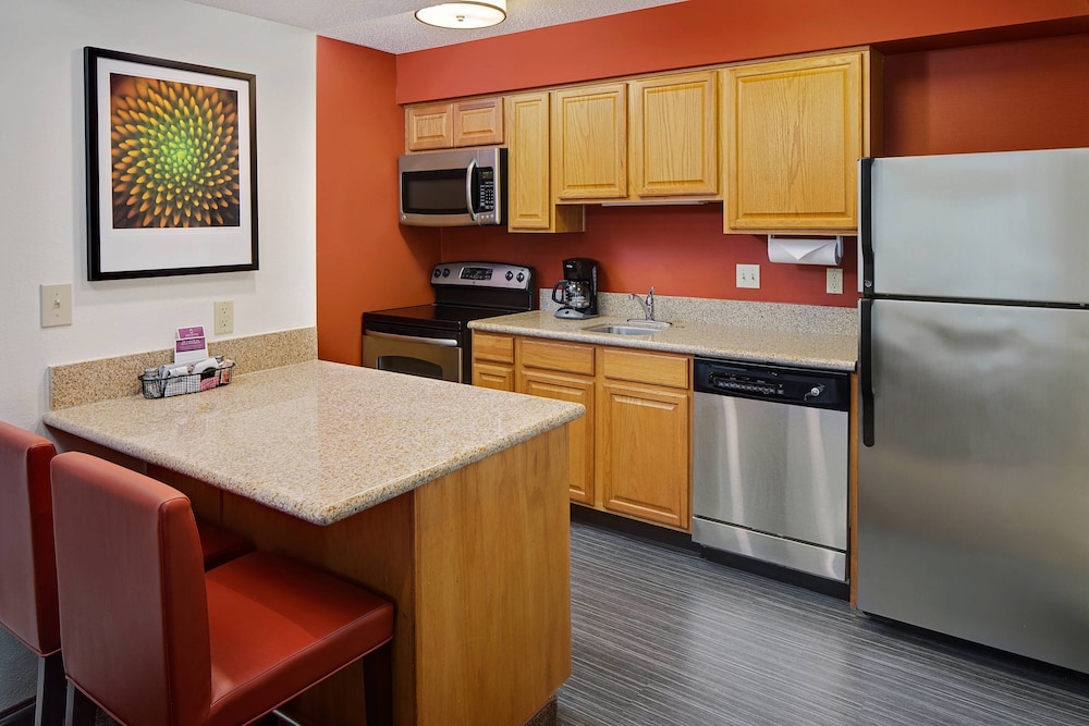 Residence Inn by Marriott Detroit Troy Madison Heights - photo 8
