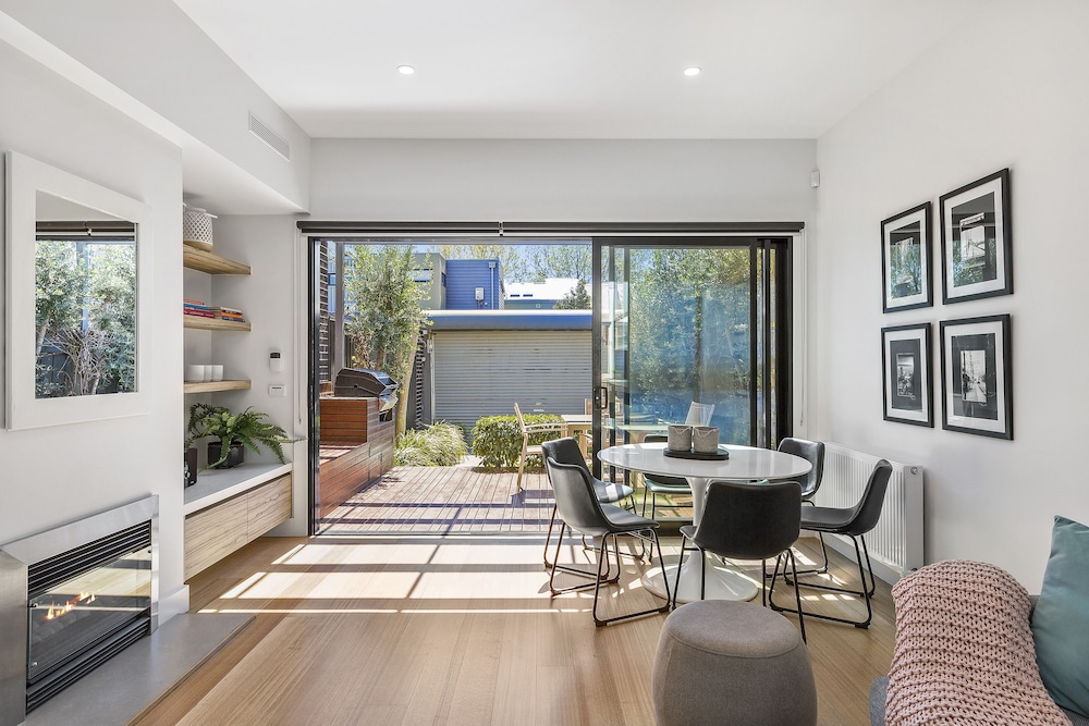 Boutique Stays Accommodation — 4-Star Luxury Hotel in Richmond, Australia