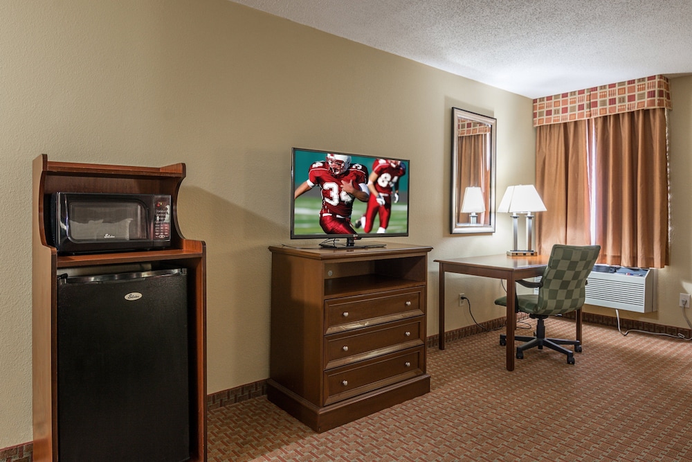 Red Roof Inn & Suites Little Rock - photo 18