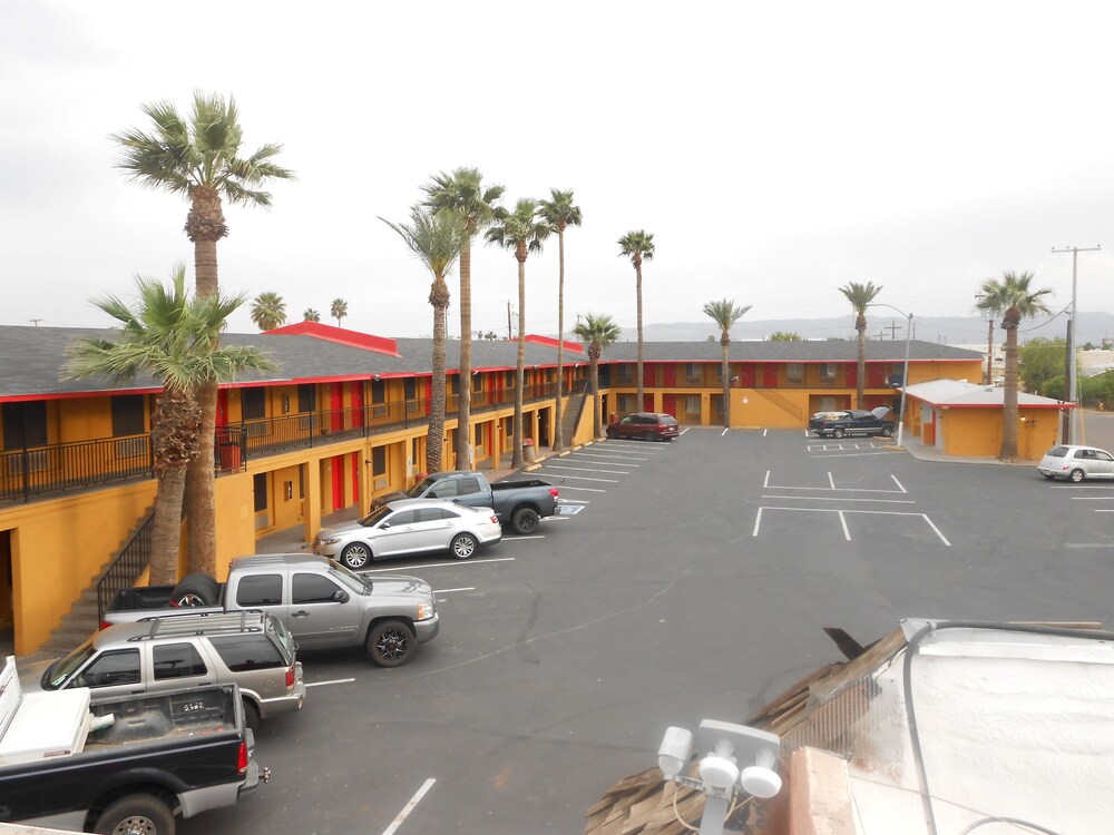 Airport Inn Downtown - photo 14