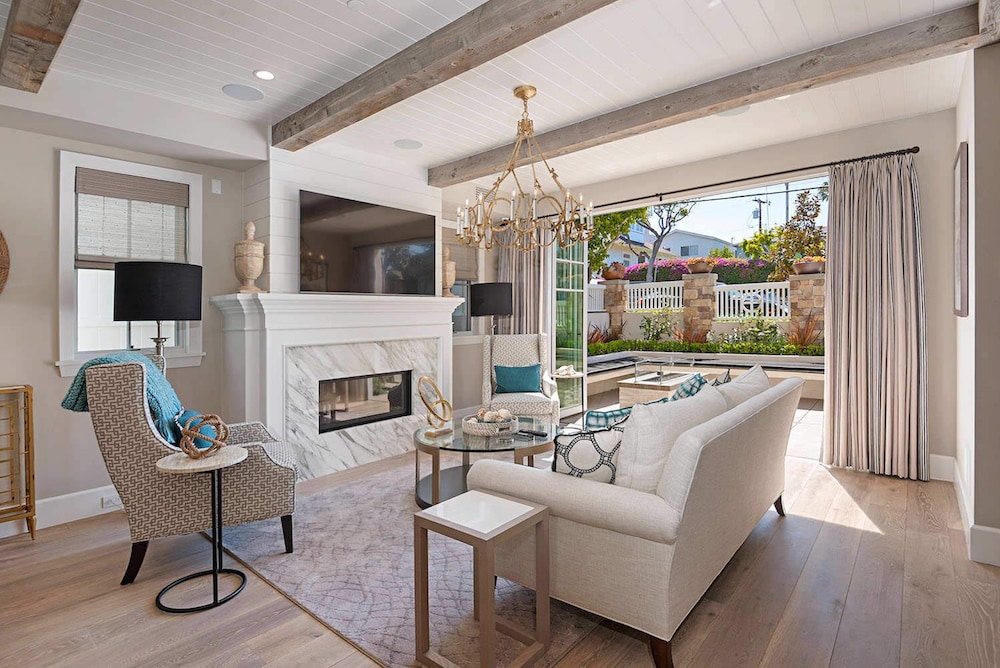 Dahlia Manor in Newport Beach, United States