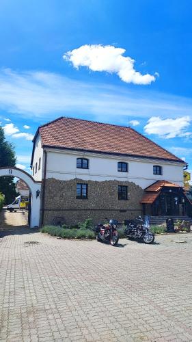 Penzion Horse Farm Lechovice - carbon neutral hotel in Unknown City
