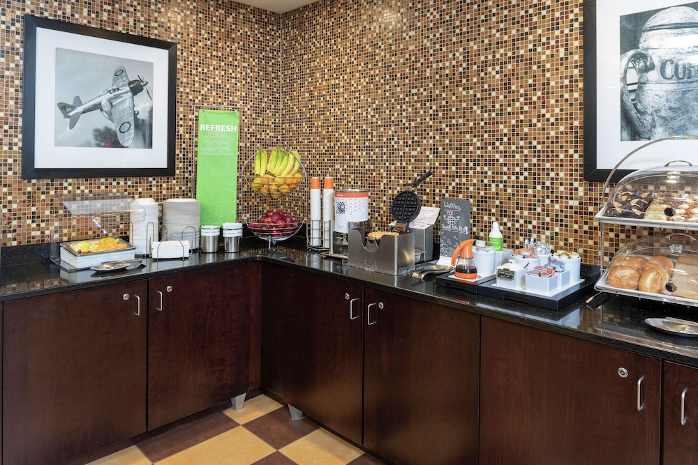 Hampton Inn & Suites Cleveland Airport Middleburg Heights - photo 53