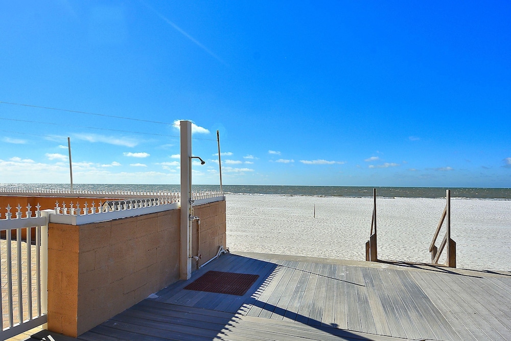 Sunset Chateau 603 - photo 26