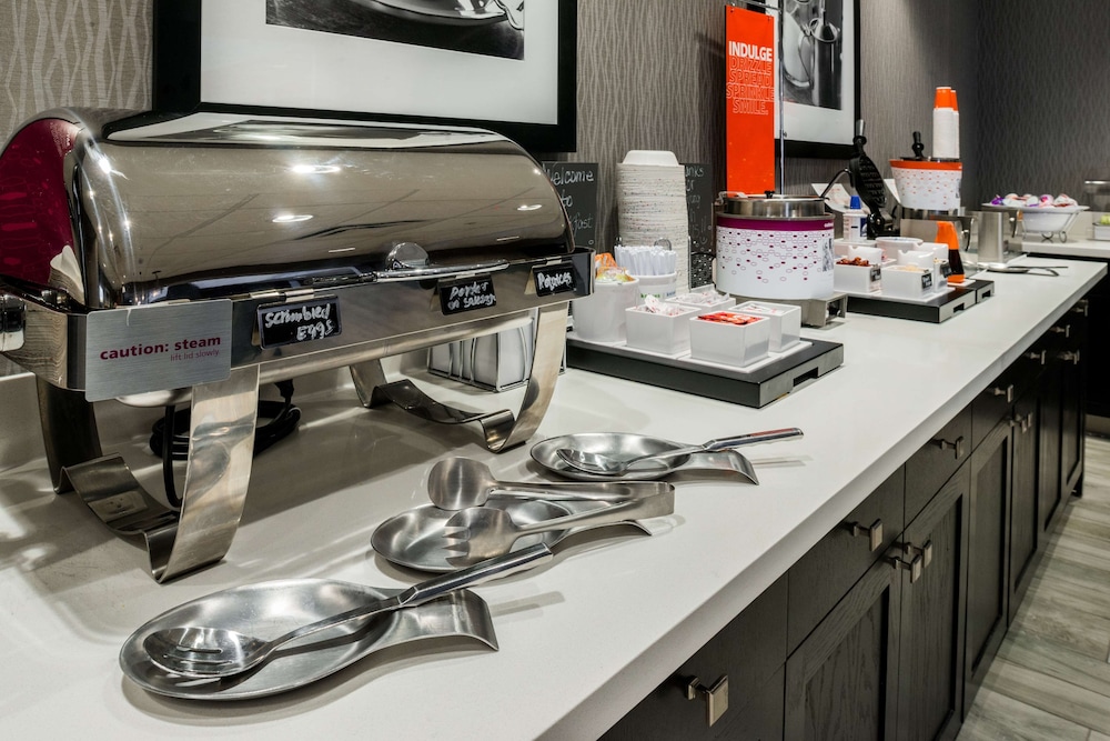 Hampton Inn & Suites Wixom - photo 47