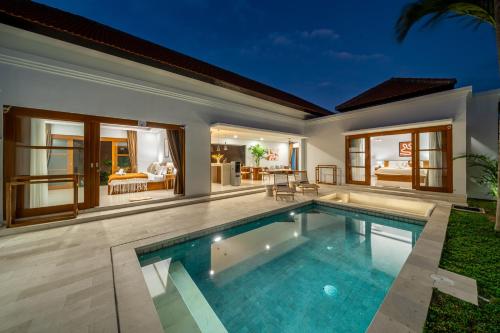 Sofia 1 Luxurious 2BR Villa with Private Pool — 4-Star Luxury Hotel in Canggu, Indonesia