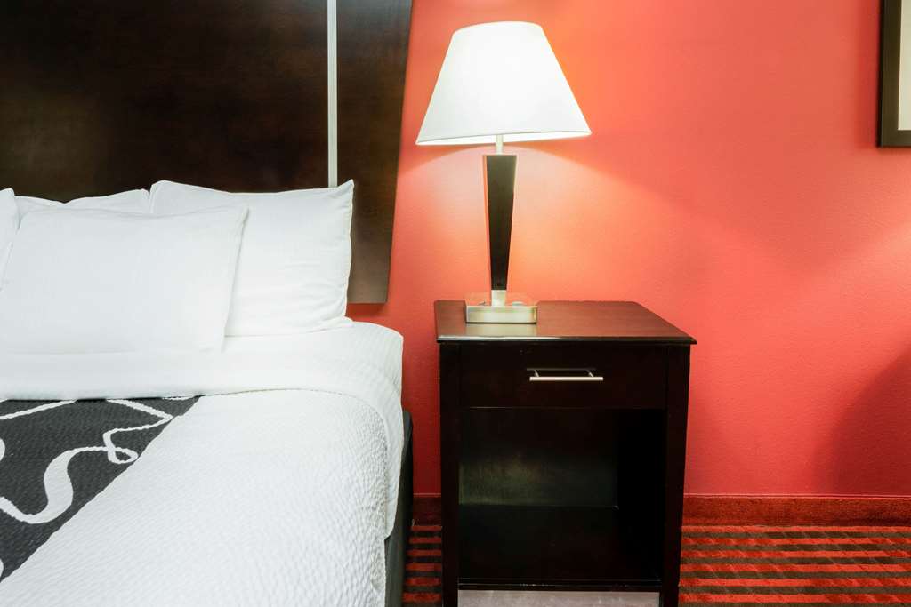 La Quinta Inn & Suites by Wyndham Boutte - photo 26