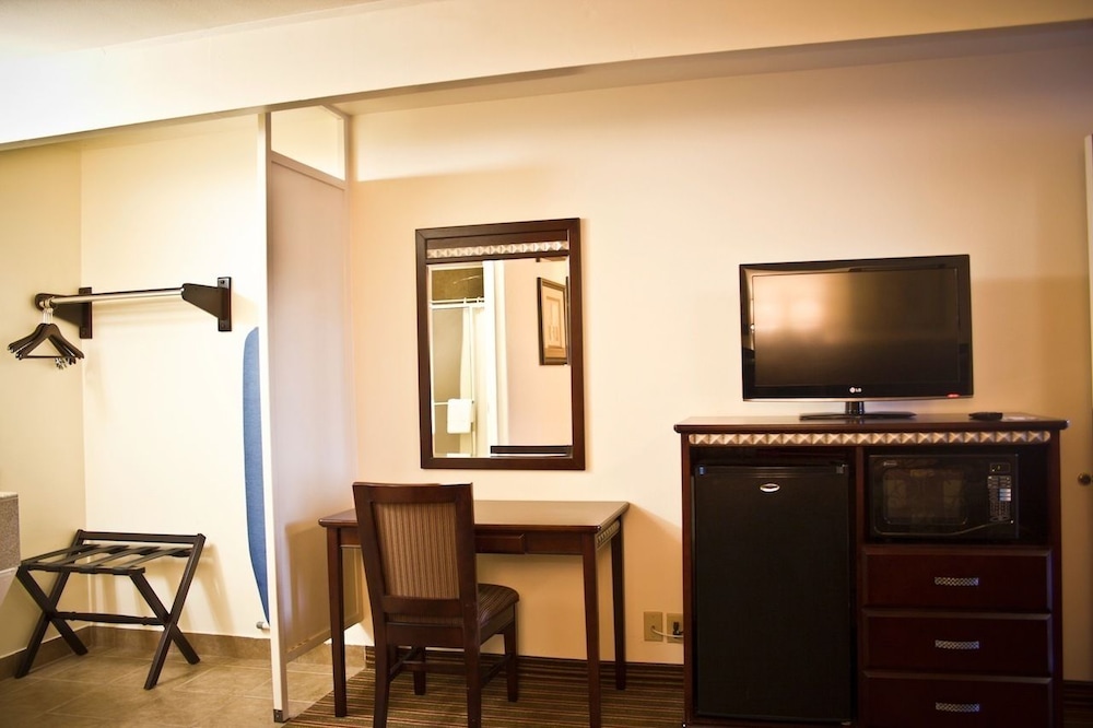 Whispering Palms Inn - photo 13