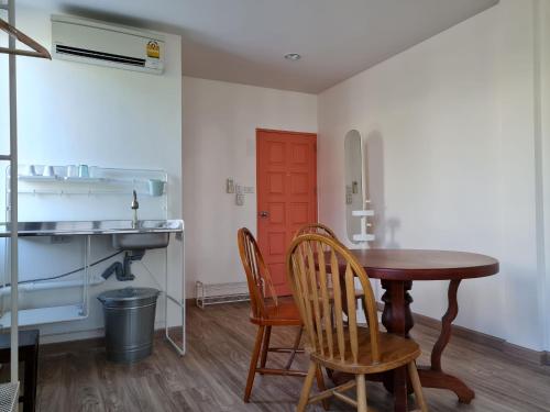 Lee Home Bangkok