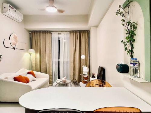 Thompson Suites 2 beds near OKADA Bayshore 2 — 4-Star Luxury Hotel in Manila, Philippines