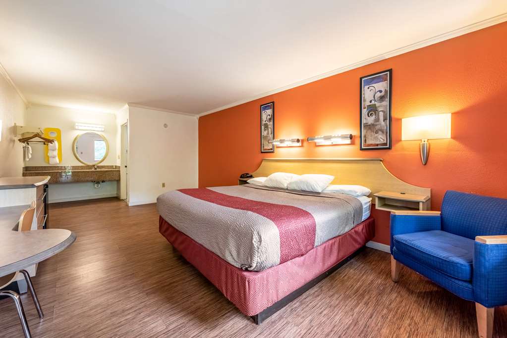 Motel 6 Gatlinburg TN Smoky Mountains - photo 15