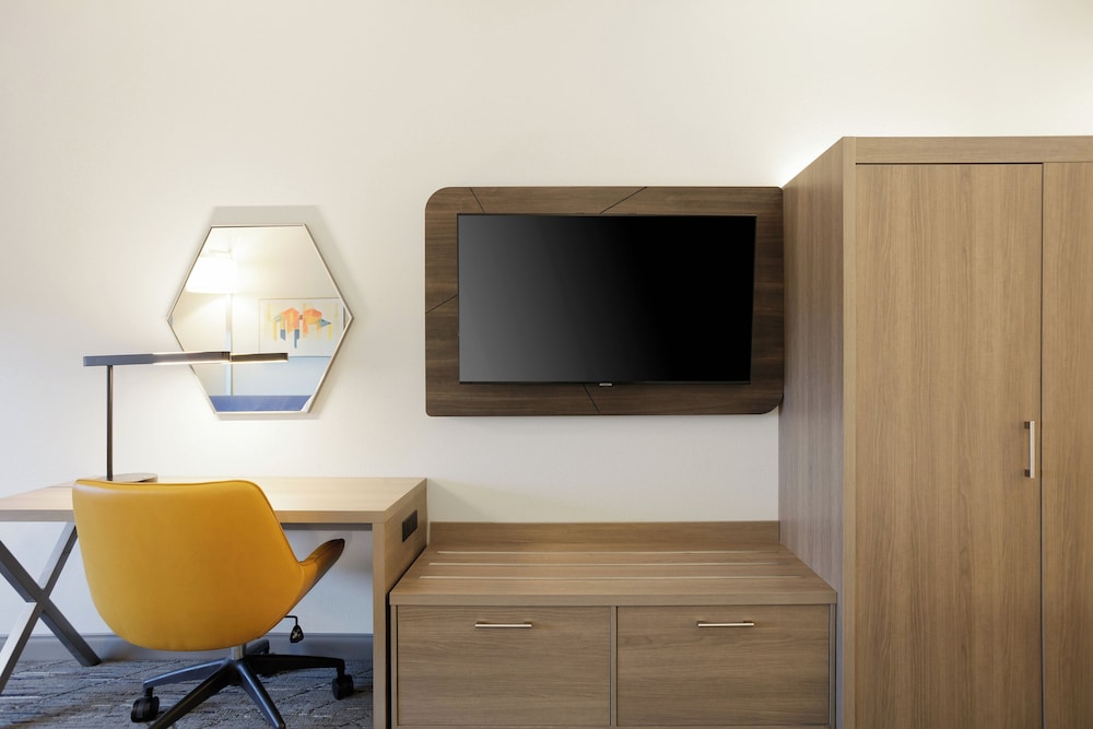 Holiday Inn Express & Suites Chicago North Shore Niles by IHG - photo 11