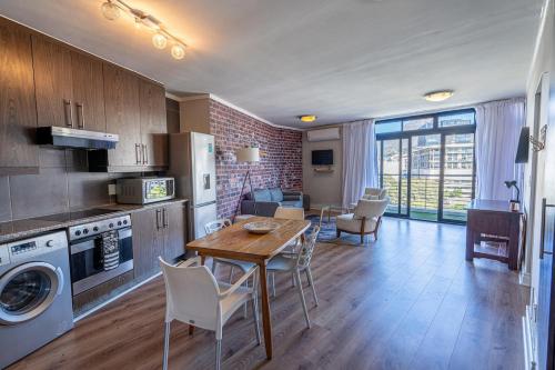 Stylish Docklands Stay in De Waterkant