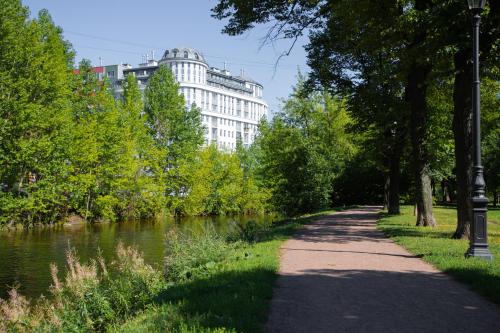 Garden — 4-Star Luxury Hotel in Saint Petersburg, Russia
