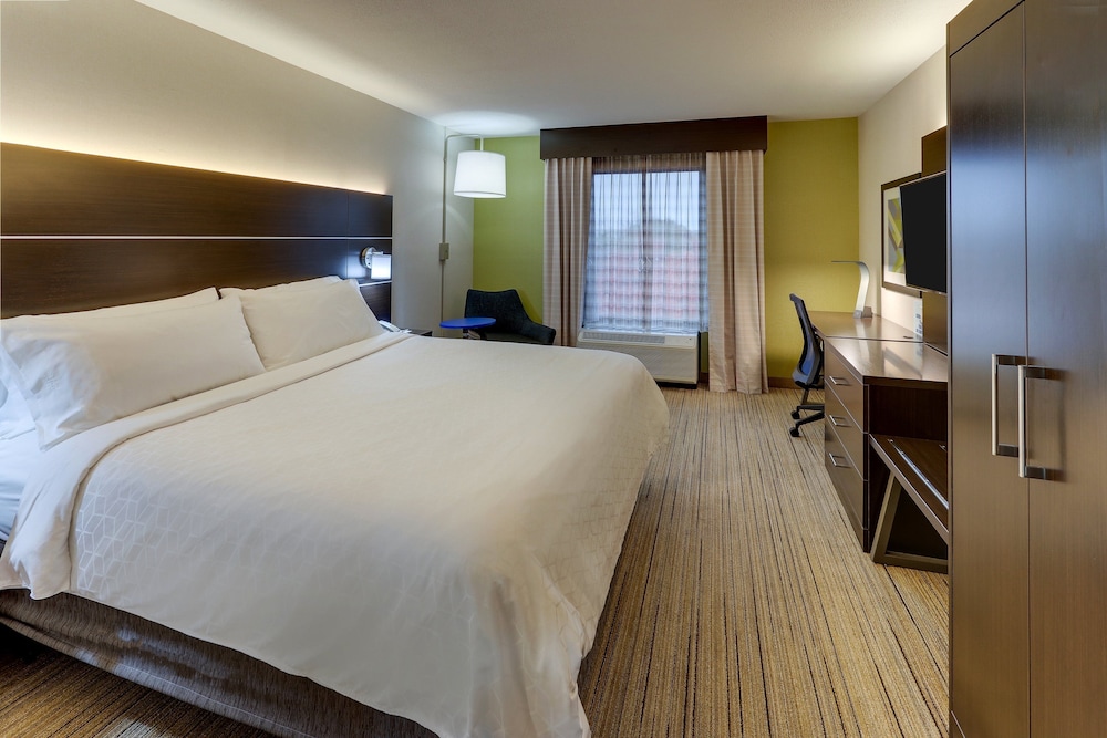 Holiday Inn Express & Suites Troy by IHG - photo 36