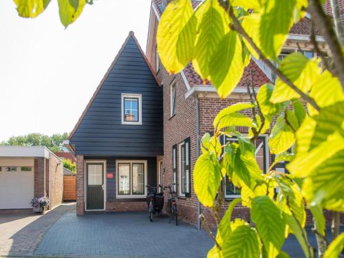 Holiday Home in Domburg near the Beach — 4-Star Luxury Hotel in Domburg, Netherlands
