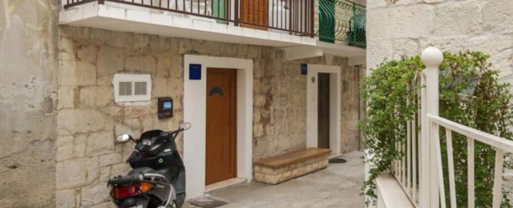 Rooms Pama - carbon neutral hotel in Split