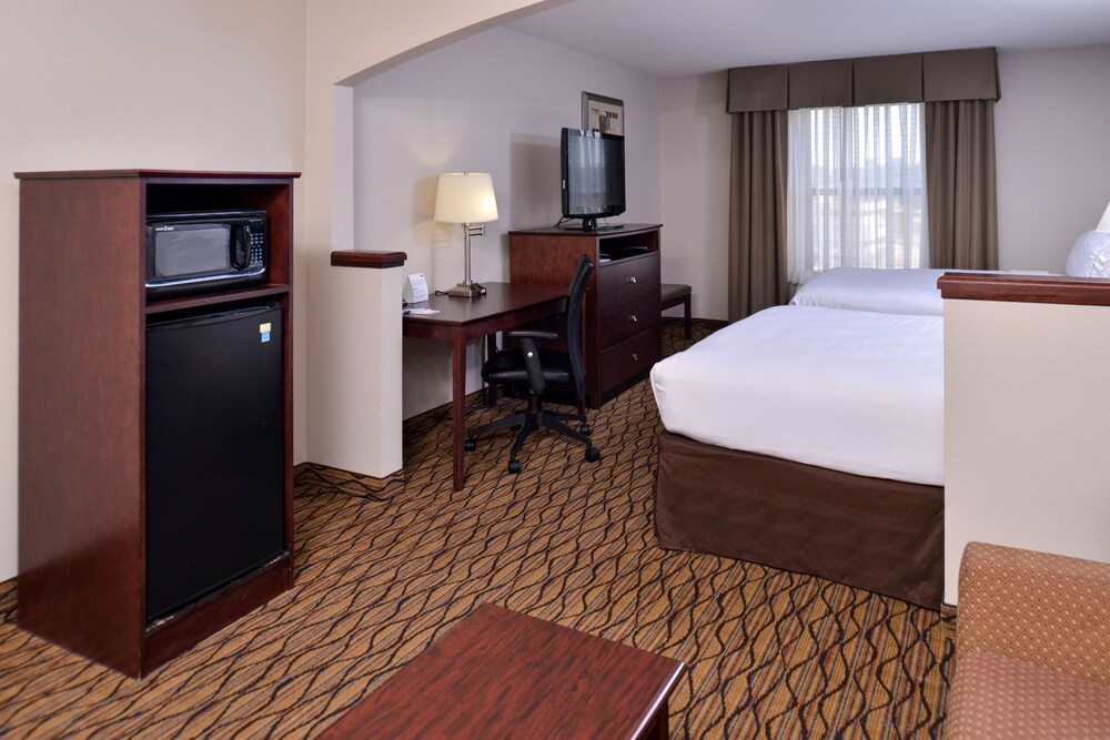 Holiday Inn Express & Suites Central Omaha by IHG - photo 12