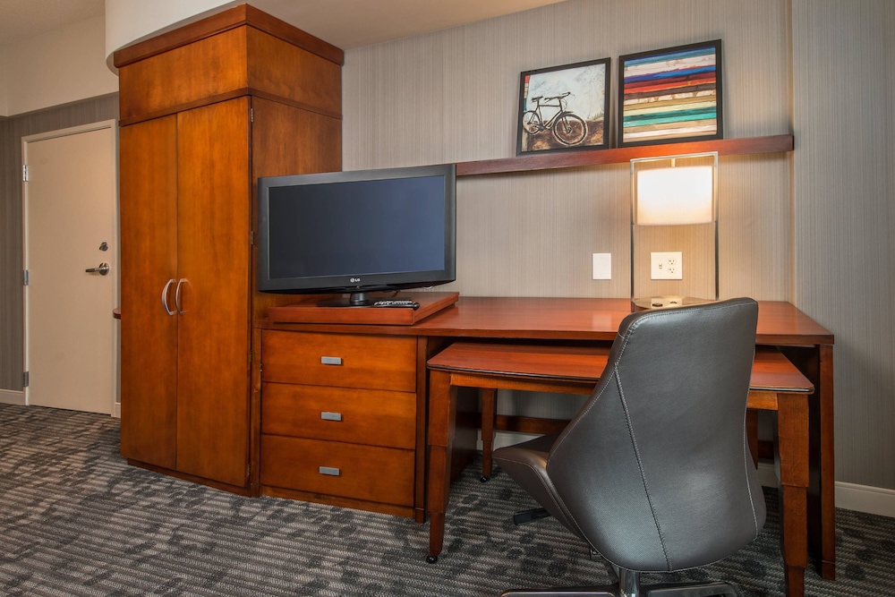 Courtyard by Marriott Gaithersburg Washingtonian Center - photo 8