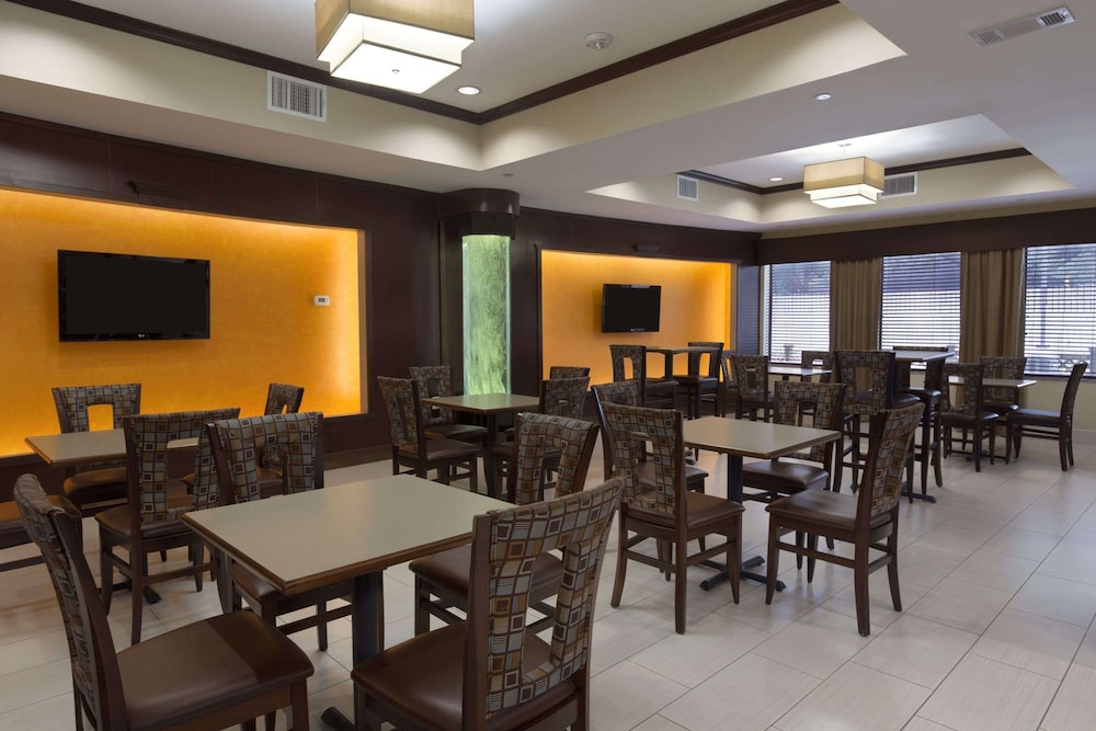 Baymont by Wyndham Victoria - photo 19