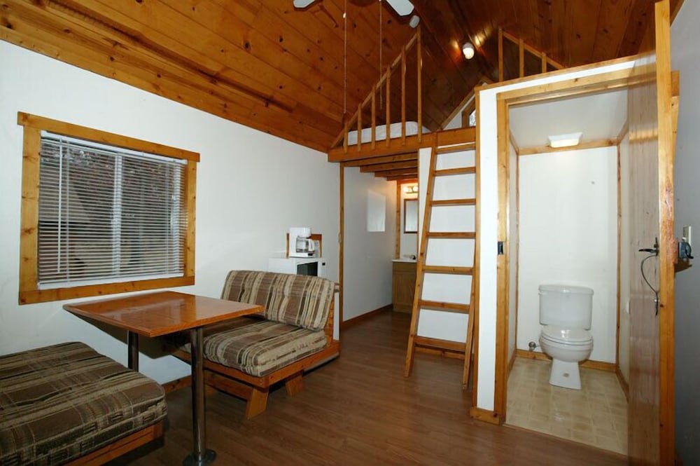 Arrowhead Resort Campground - photo 16