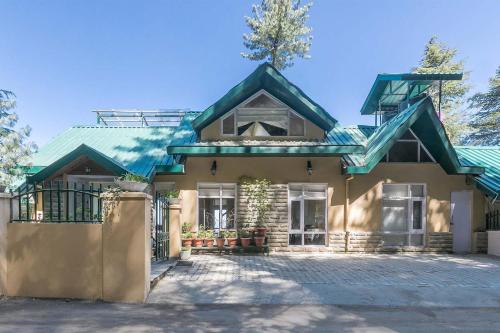 StayVista at The Corner House Pet Friendly Villa — 4-Star Luxury Hotel in Shimla, India