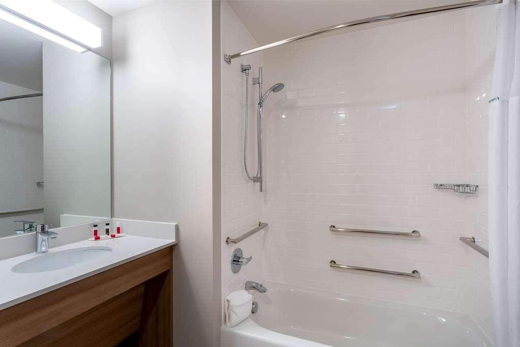 Microtel Inn & Suites by Wyndham Amsterdam - photo 36