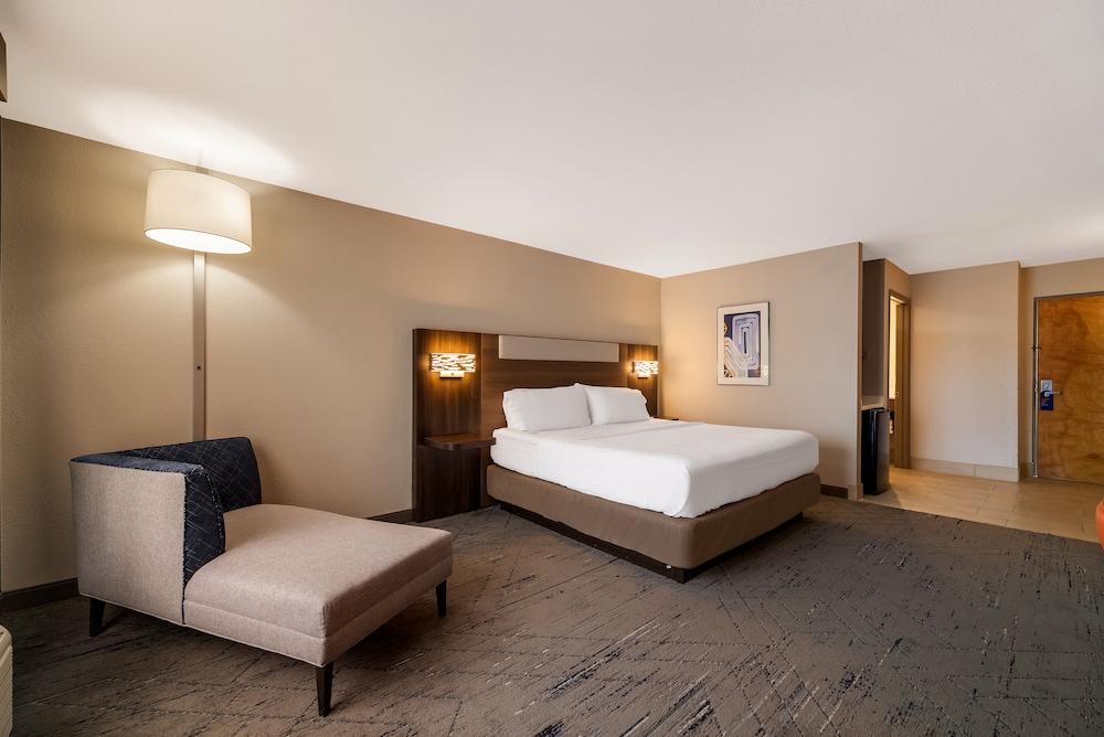 Holiday Inn Express Hotel & Suites The Villages by IHG - photo 24