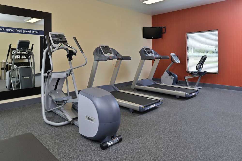 Hampton Inn Clinton IA - photo 43
