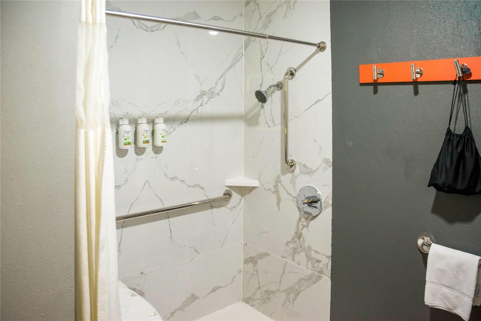 La Quinta Inn & Suites by Wyndham Fayetteville I 95 - photo 37
