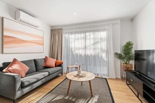 Albert Town Whare — 4-Star Luxury Hotel in Wanaka, New Zealand