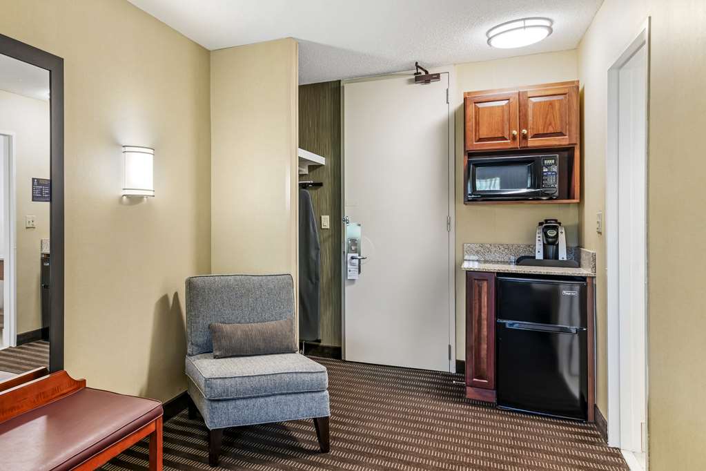 Best Western Springfield Hotel - photo 31