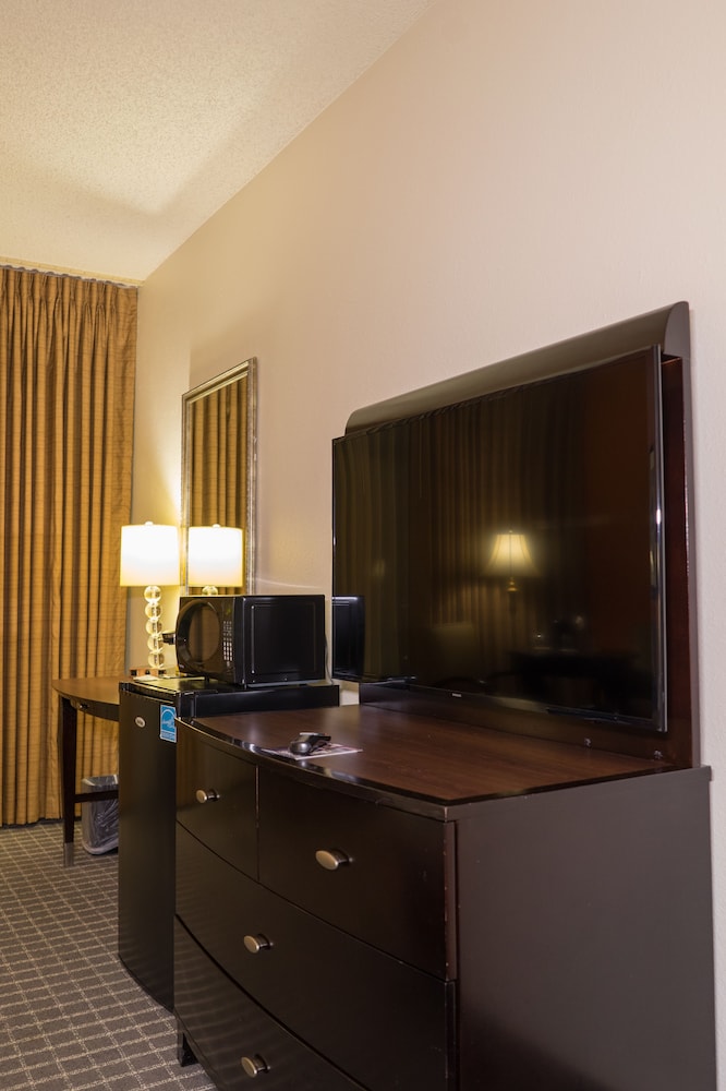 Oakland Airport Executive Hotel - photo 32