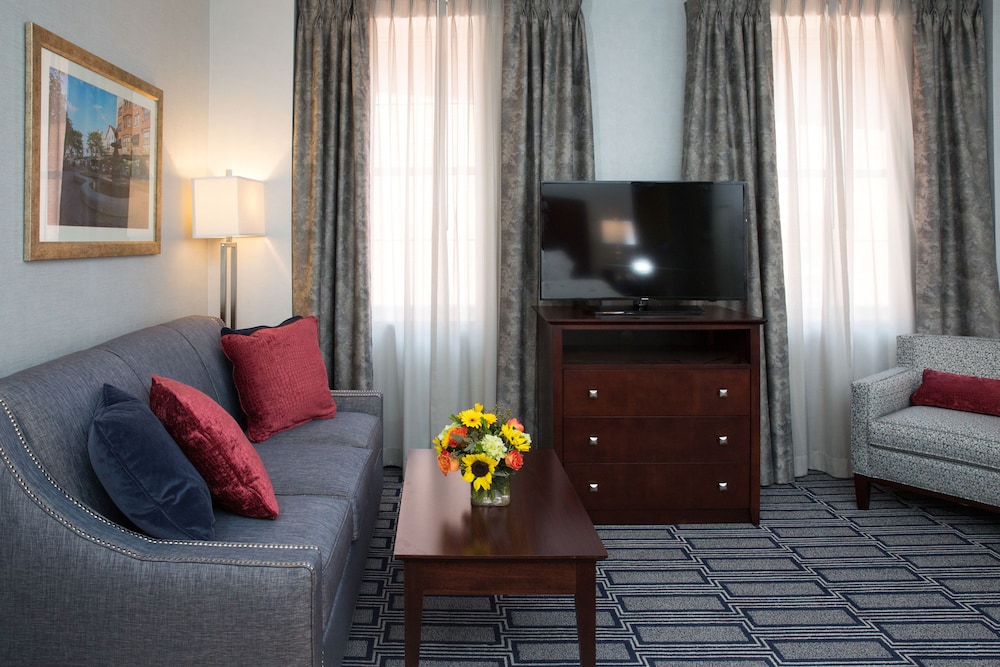 Hampton Inn & Suites Providence Downtown - photo 11