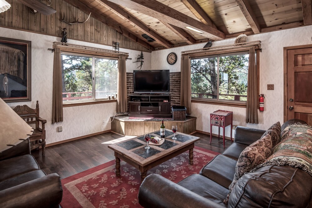 An Amazing View Three Bedroom Cabin — 4-Star Luxury Hotel in Ruidoso, United States