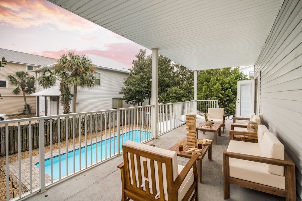 Hourglass by Avantstay Chic Beach Getaway w Pool & Two Large Balconies - photo 37