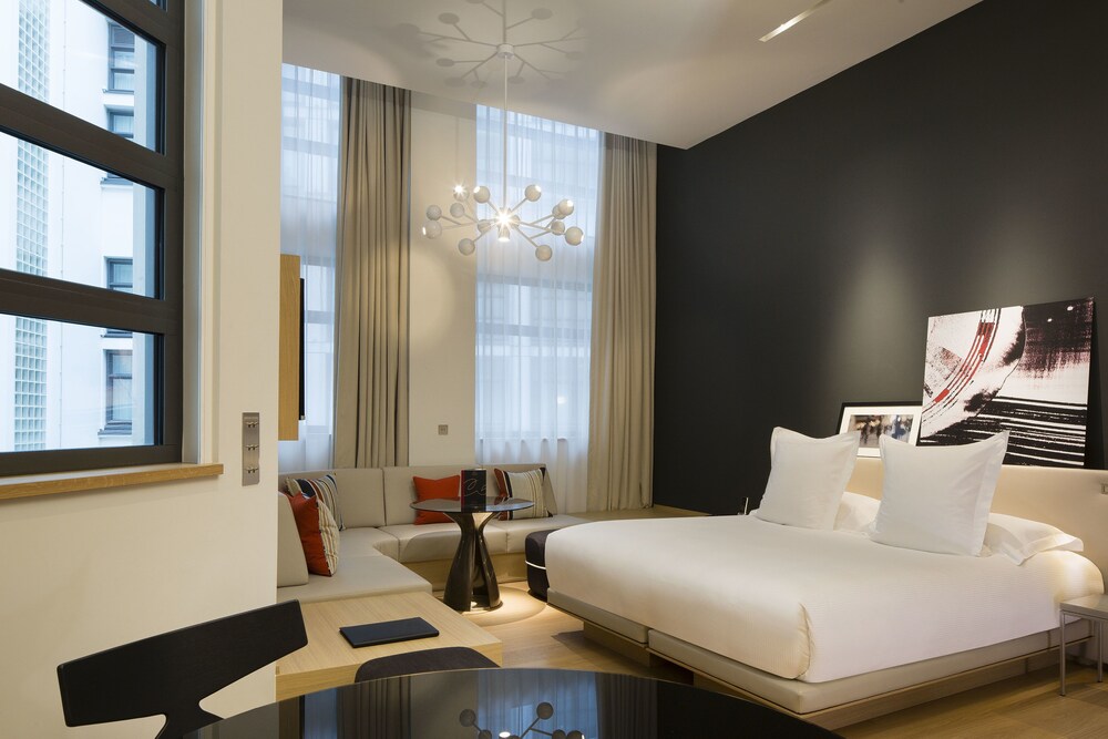 Le Cinq Codet — 5-Star Luxury Hotel in Paris, France