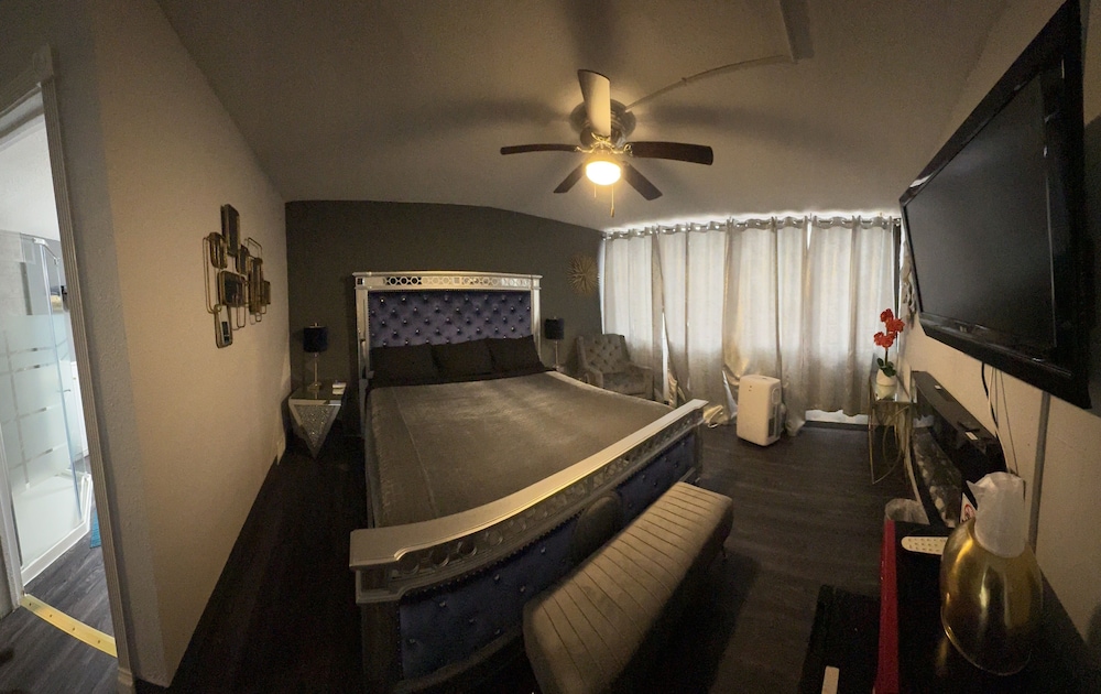 The Village Inn Hotel - photo 16