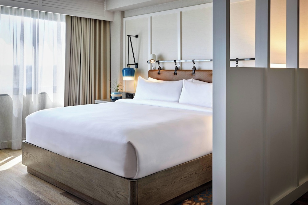 Westdrift Manhattan Beach Autograph Collection by Marriott - photo 19