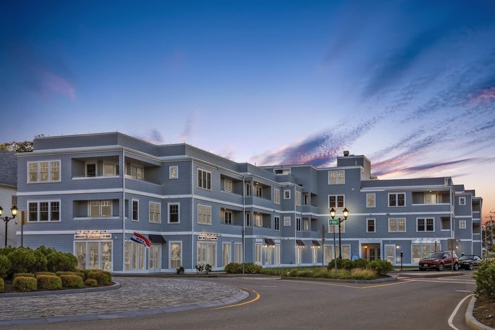 Harbourtown Suites — 4-Star Luxury Hotel in Plymouth, United States