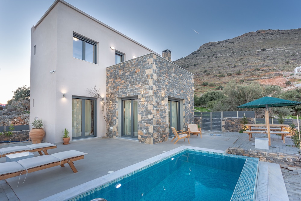 Villa Nesea Elounda with private pool — 4-Star Luxury Hotel in Agios Nikolaos, Greece