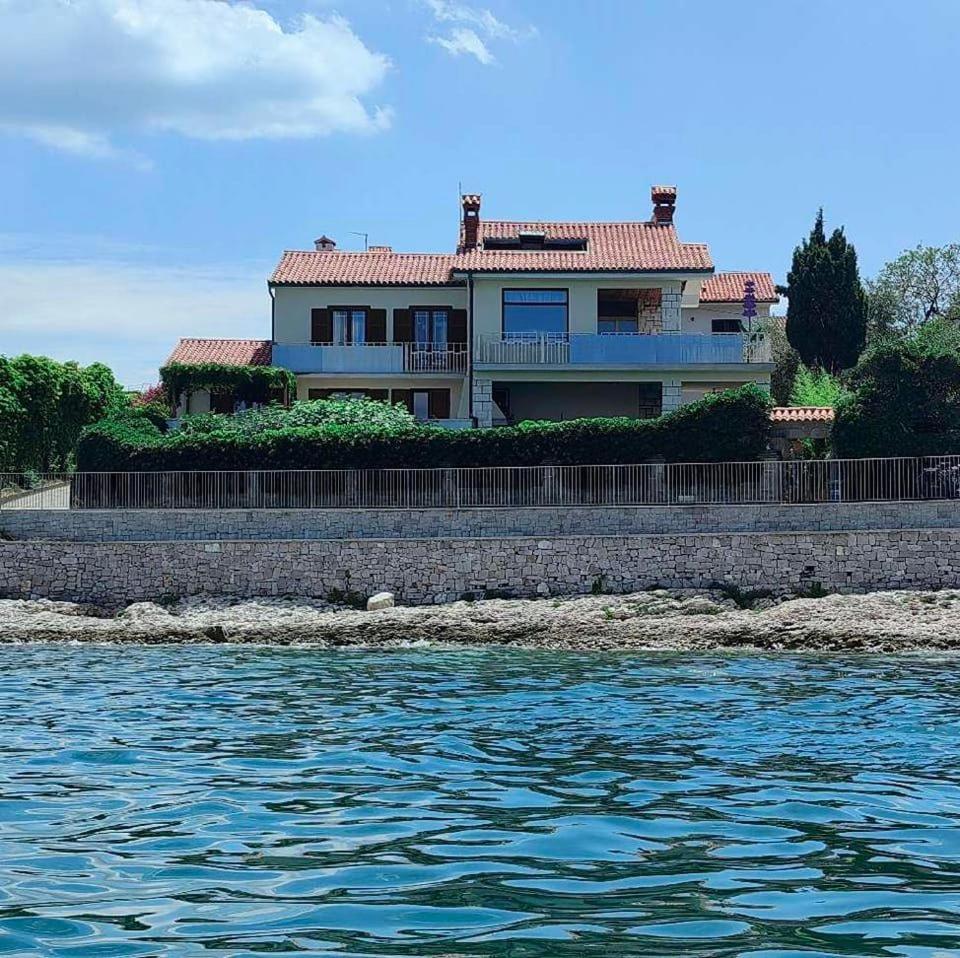 Apartmaji Pri Bosi Nogi — hotel in Izola
