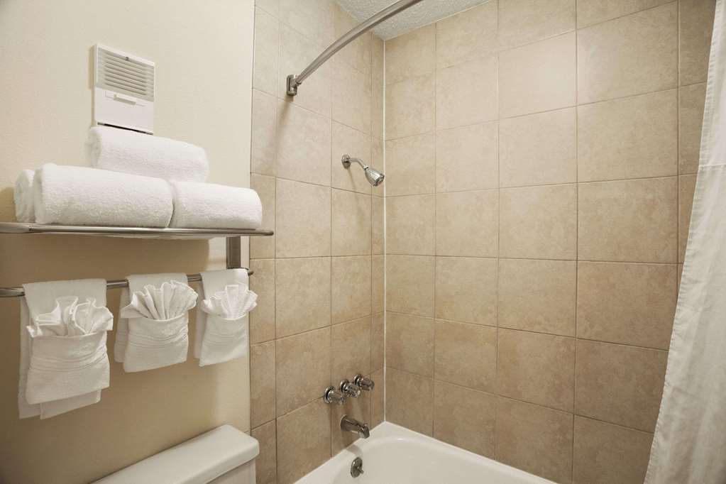 Days Inn by Wyndham WestEnd Alexandria VA Washington DC Area - photo 8