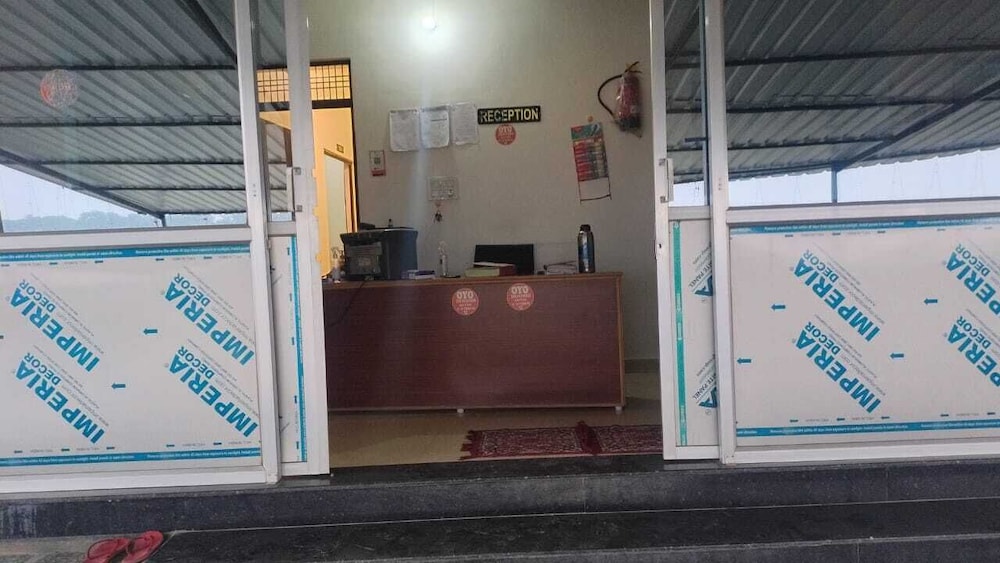 Hotel Aparna Palace in Basti, India