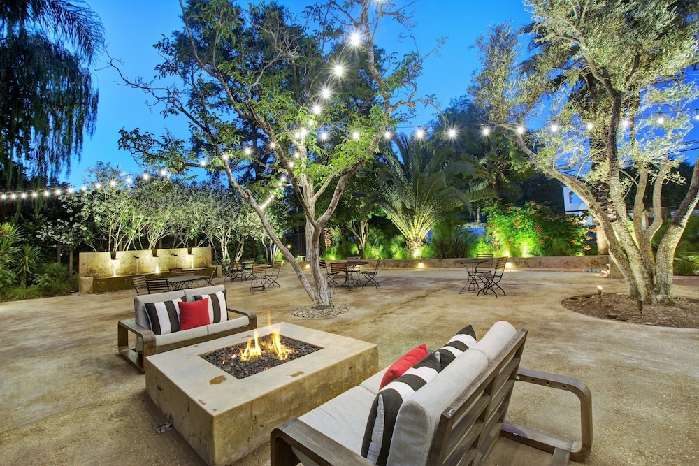 Bungalows 313 4642882 — Sonoma